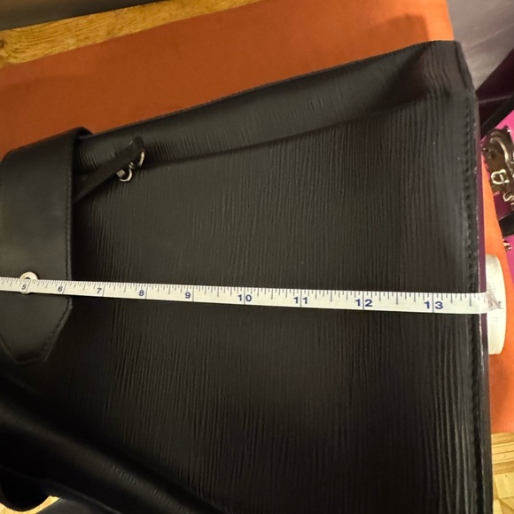 LV epi Sac d’epaule - Picture 12 of 14